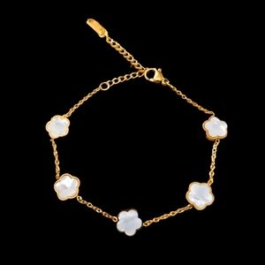 Retro Clover Stainless Steel Gold Plated Elegant Bracelet.